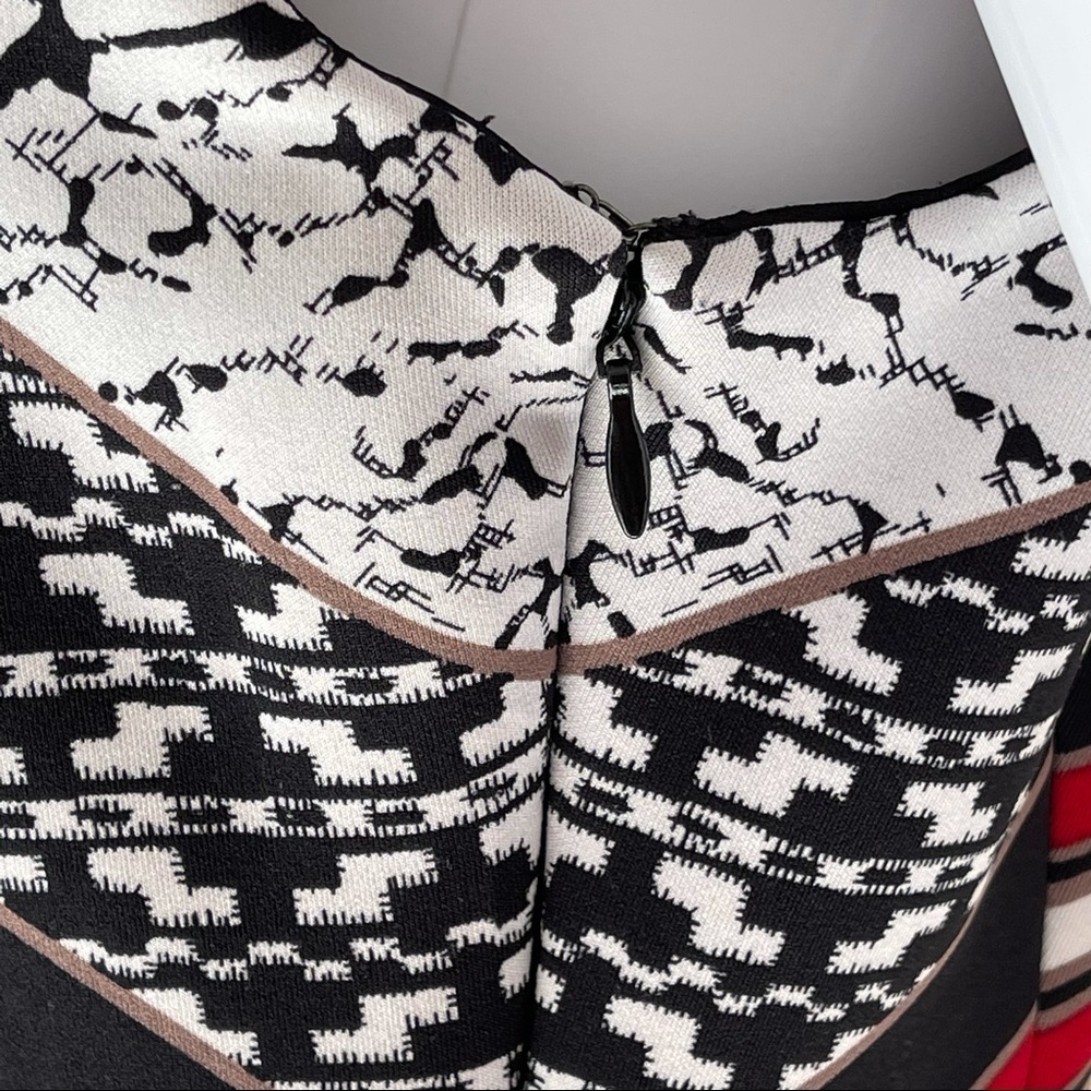 Maggy L Women’s Sleeveless V-neck Geometric Sheath  Midi Dress size 8 - Picture 14 of 14